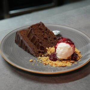 torta de chocolate con helado